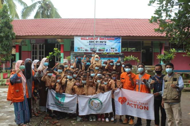 
 Aliansi Peduli Banjir Dompu bergerak Salurkan Donasi Penyaluran 100 Paket alat Pendidikan
