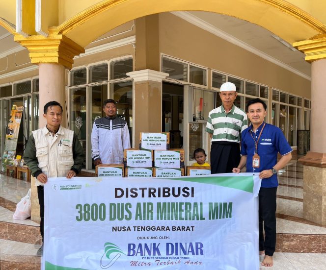 
 Menjelang Ramadhan, MIM Foundation Mendistribusikan 3800 Dus Air Mineral untuk Masjid di Nusa Tenggara Barat yang didukung oleh Bank Dinar