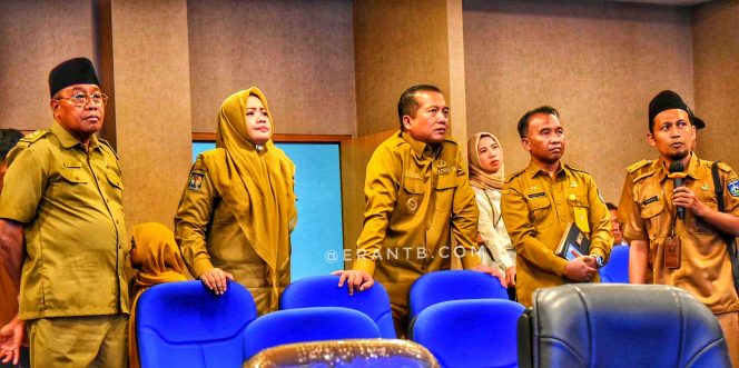 
 Gubernur NTB Sambangi Command Center Atensi Dashboard Data Center, Pastikan Pemprov NTB Berbasis Data