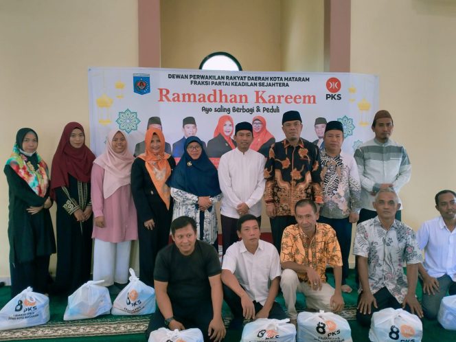 
 PKS DPRD Kota Mataram Berbagi dan Peduli Kepada Pegawai Tidak Tetap di DPRD Kota Mataram
