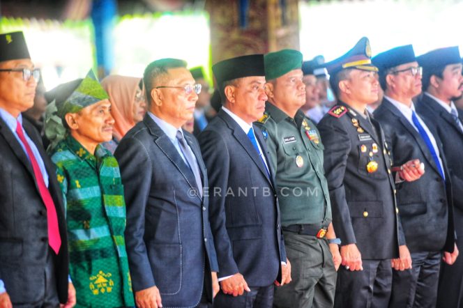 
 Bupati Bima Hadiri Upacara HUT Ke-67 Lombok Barat