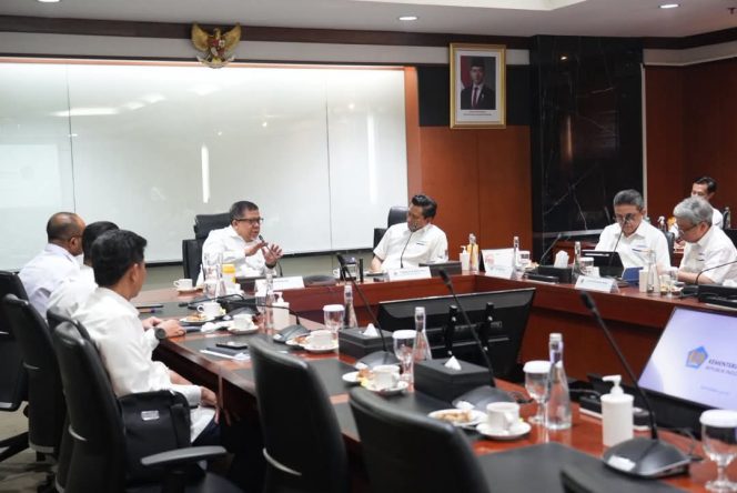 
 Wamen Fahri: Koperasi Merah Putih Akan Dilibatkan dalam Program Renovasi Satu Juta Rumah