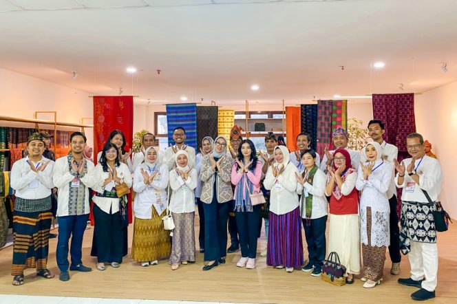 
 Ketua Dekranas Pusat Dukung Produk Lokal NTB Mall, Puji Tenun dan Mutiara Lombok