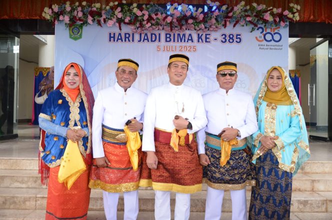 
 Gubernur NTB Irup Upacara Hari Jadi ke-385 Bima, Tekankan Nilai Maja Labo Dahu