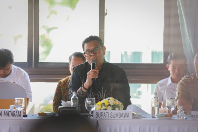 
 Rakor Bupati/Wali Kota Se-NTB, Jarot Tegaskan Komitmen Bangun Pendidikan dan Koperasi Desa