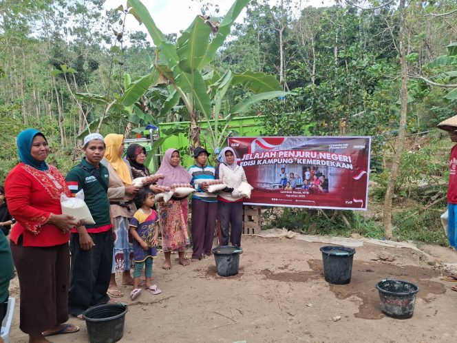 
 KSATRIA Asar Humanity Salurkan Bantuan untuk Warga Labuan Tereng yang Dilanda Kekeringan