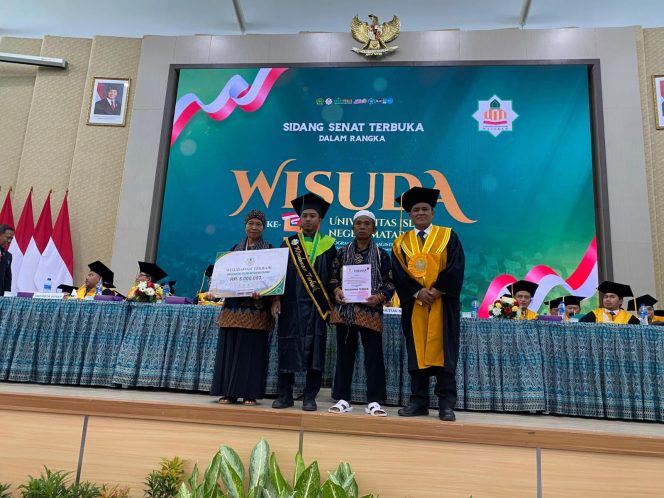 
 Buktikan Aktivis Bisa Berprestasi, Sam Sukur Rahman Jadi Wisudawan Terbaik UIN Mataram