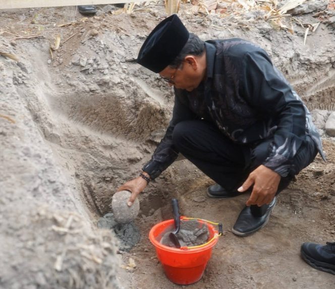 
 Bupati Sumbawa Resmikan Pembangunan Koperasi Merah Putih di Desa Pukat