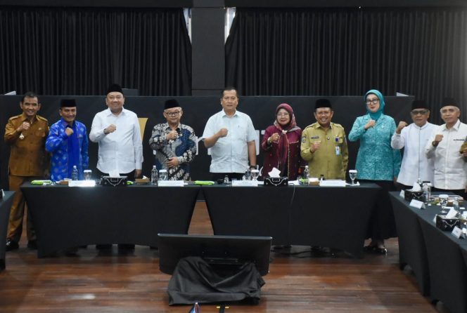 
 Gubernur NTB Dorong Sinkronisasi Pendidikan Pusat dan Daerah, Mendikdasmen Sambut Baik
