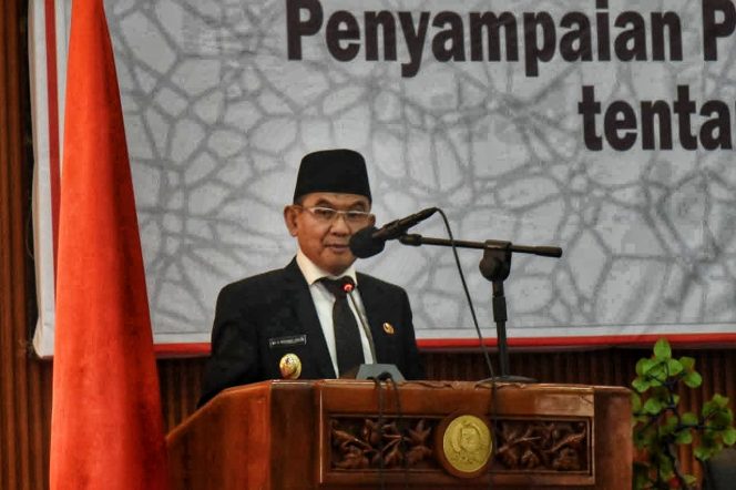 
 Wabup Sumbawa Sampaikan Prioritas Pembangunan 2026 di Rapat Paripurna DPRD