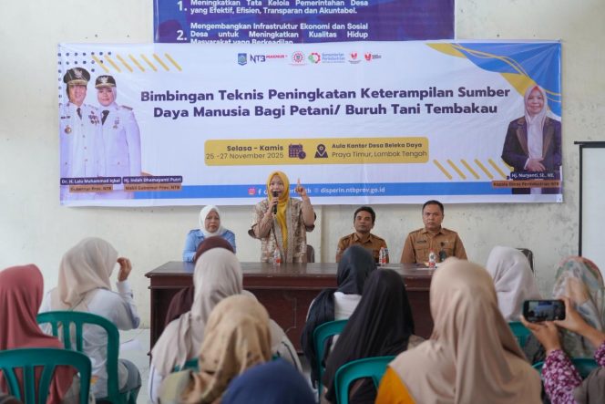 
 Kadis Perindustrian NTB Buka Pelatihan SDM Tembakau, Fokus Tingkatkan Daya Saing