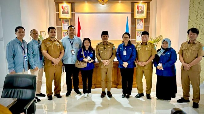 
 Bupati Dompu Bambang Firdaus Menerima Audiensi Media Nasional TVRI NTB