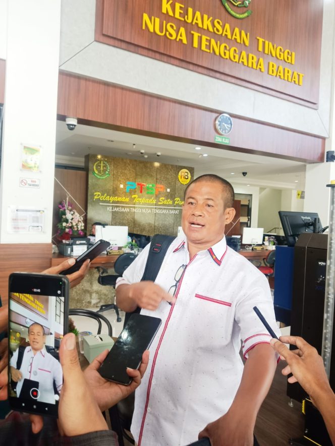 
 Heboh ! Rafidin Laporkan Ketua DPRD Bima ke Kejaksaan Tinggi, Diduga Bagikan Pokir Rp31 Miliar Tanpa Mekanisme