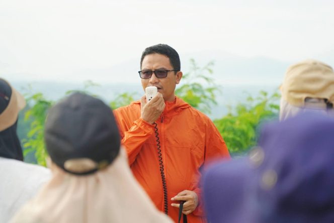 
 Santika DPW PKS NTB Gelar Tracking ke Air Terjun Tibu Tereng, Pererat Ukhuwah dan Gaya Hidup Sehat