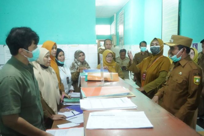 
 Sidak RSUD Sumbawa, Wabup Ingatkan ASN Soal Disiplin Pelayanan Kesehatan
