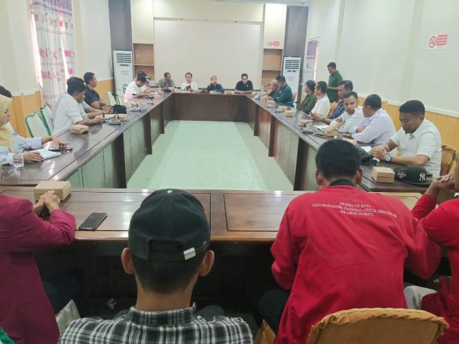 
 RDP DPRD Dompu Soroti Lemahnya Kinerja Dua KPH, Ketua DPRD Minta Pencopotan Kepala KPH