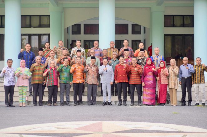 
 Perjanjian Kinerja 2026 Ditandatangani, Bupati Dompu Tegaskan Komitmen Tingkatkan Pelayanan Publik