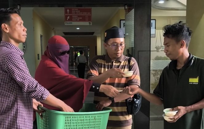 
 Sentuhan Ramadan di RSUD NTB, Ratusan Takjil untuk Penunggu Pasien dan Petugas Jaga