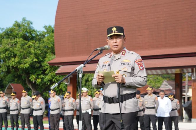 
 Kapolda NTB Pimpin Upacara Penghargaan dan PTDH, Tegaskan Komitmen Disiplin dan Integritas