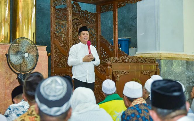
 Safari Ramadan di Praya, Gubernur NTB Serukan Gerakan Tanam Pohon