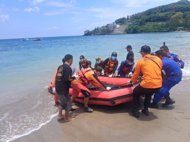 
 Heboh! Jasad Misterius Mengapung di Perairan Senggigi, Ditpolairud Polda NTB Lakukan Evakuasi