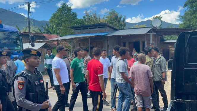 
 Respons Cepat Aparat, Penghadangan Mobil Tangki BBM di Pajo Berhasil Diatasi Secara Humanis