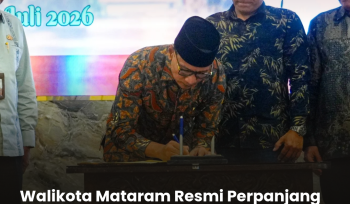 Wali Kota Mataram H. Mohan Roliskana menandatangani naskah perpanjangan kontrak pengelolaan kawasan Cilinaya hingga tahun 2046 bersama PT Pacific Cilinaya Fantasy. (Foto: Humas/Era NTB)