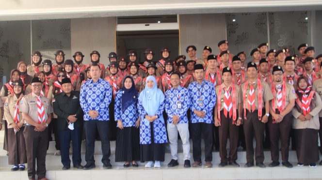 
 Wabup Hj. Nurul Adha Lepas 43 Kontingen Pramuka Lombok Barat ke Jambore Nasional XII