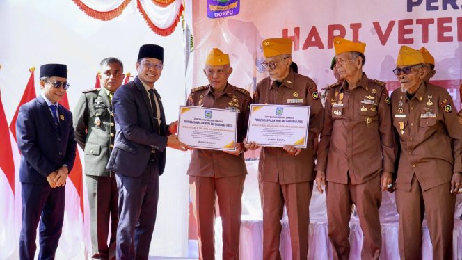 
 HUT Veteran Nasional, Bupati Dompu Hadirkan Kado Spesial: PBB Gratis dan Layanan Kesehatan