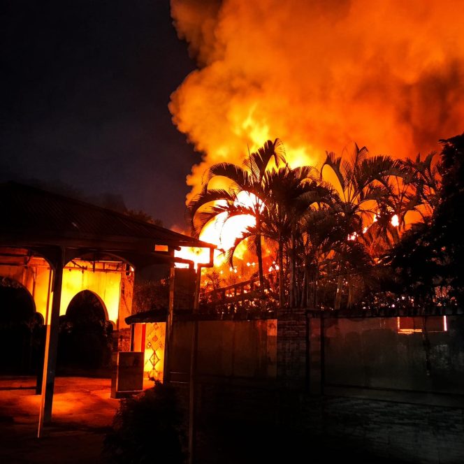 
 Kebakaran MA Mu’allimin NW Anjani Hanguskan 4 Ruangan, 60 Santri Terdampak