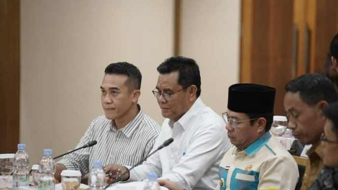 
 Bupati Sumbawa Dorong Pemerataan Listrik hingga Pelosok Desa